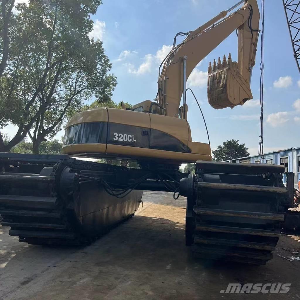CAT 320 C Excavadoras anfibio