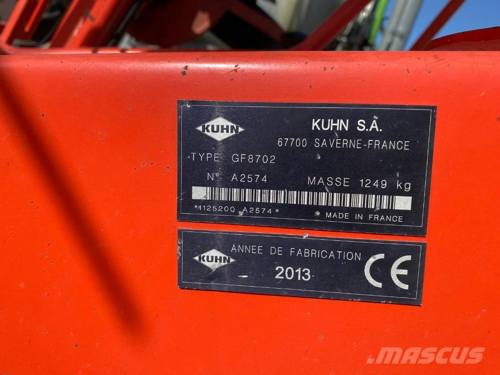 Kuhn GF8702 Rastrillos y henificadores
