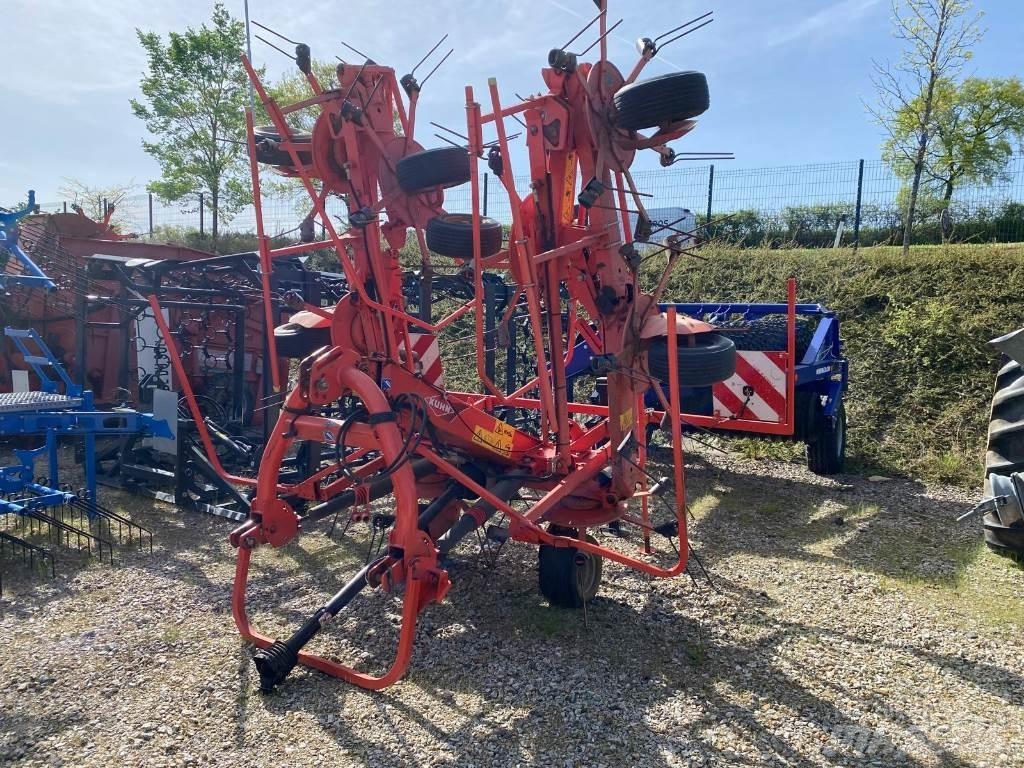 Kuhn GF8702 Rastrillos y henificadores
