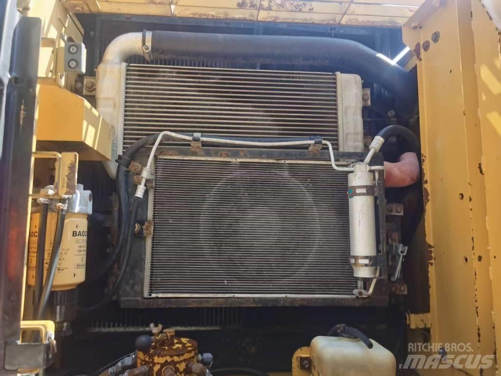 CAT 320 D2 Excavadoras de cadenas
