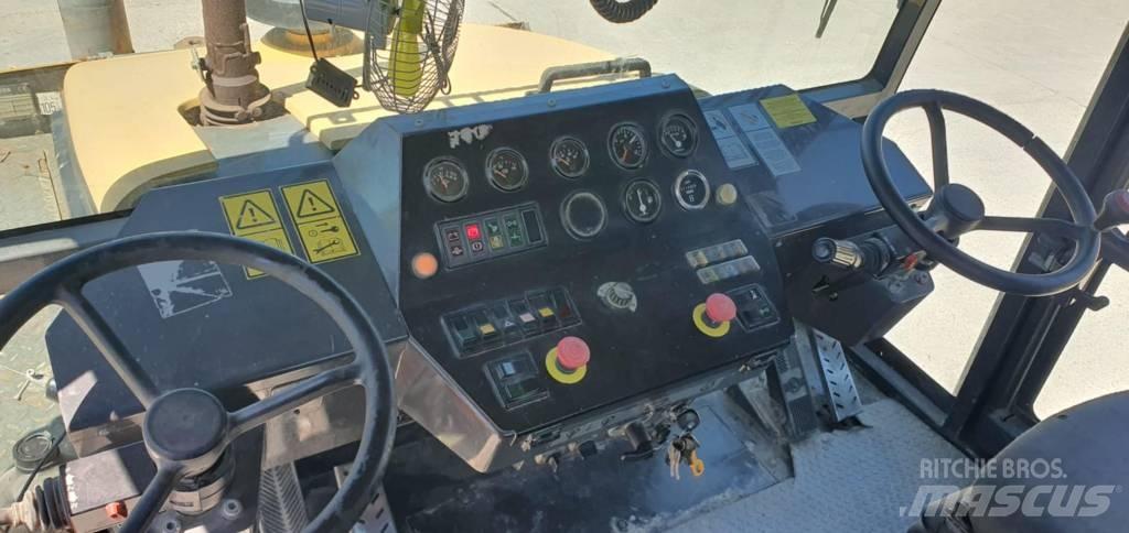Stavostroj VP-2400 Rodillos sobre neumáticos