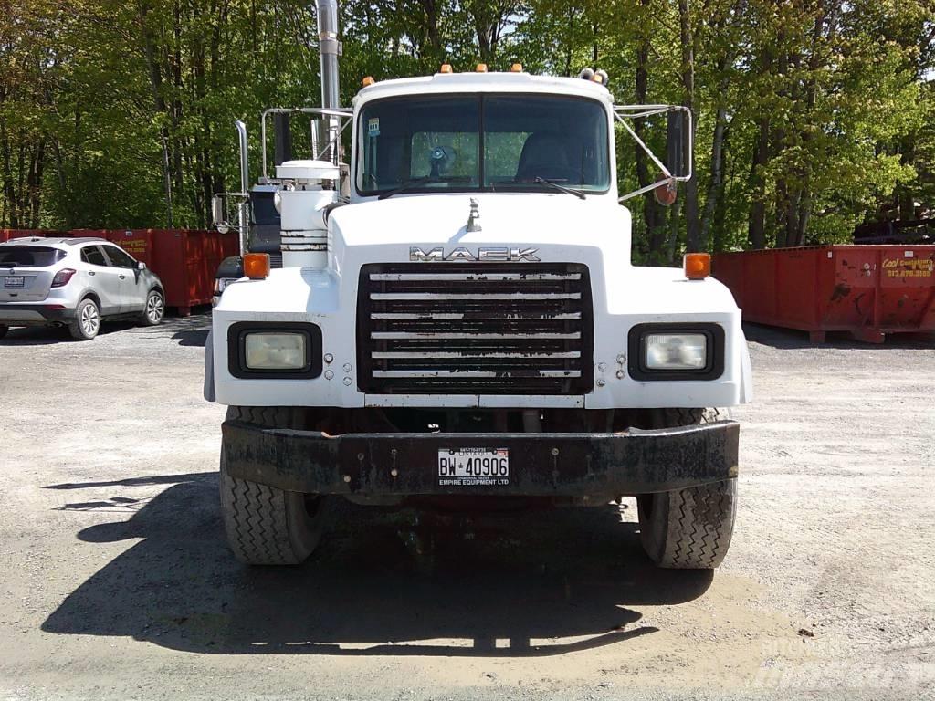 Mack RB 688 S Camiones chasis