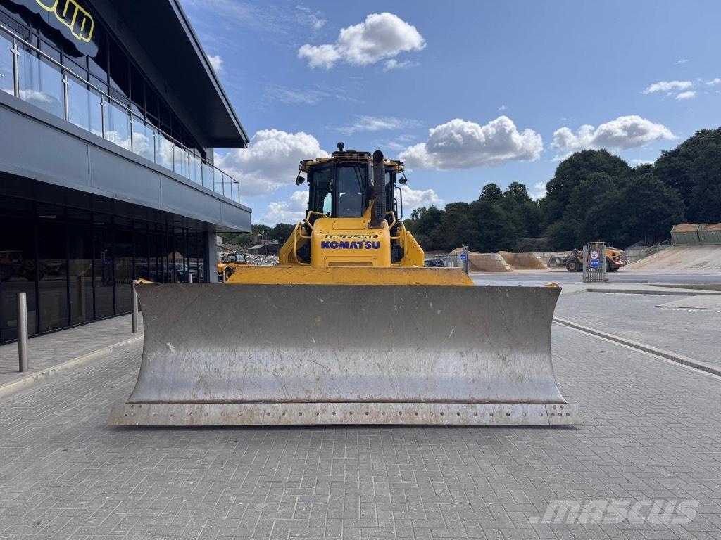 Komatsu D 71P Xi Buldozer sobre oruga