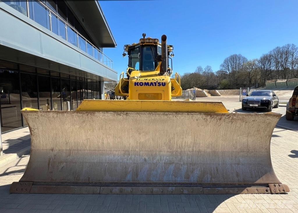Komatsu D 71P Xi Buldozer sobre oruga