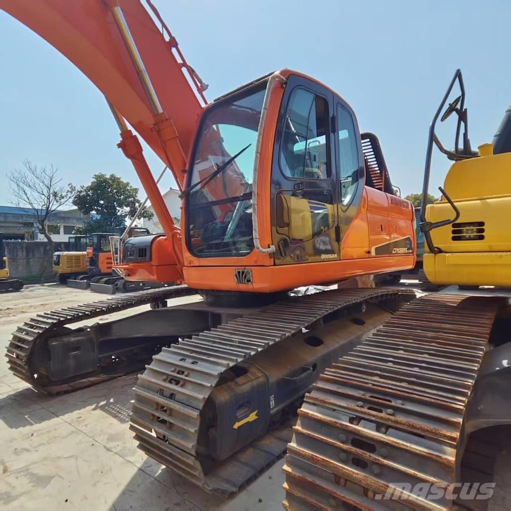 Doosan DX225LC-9C Excavadoras de cadenas