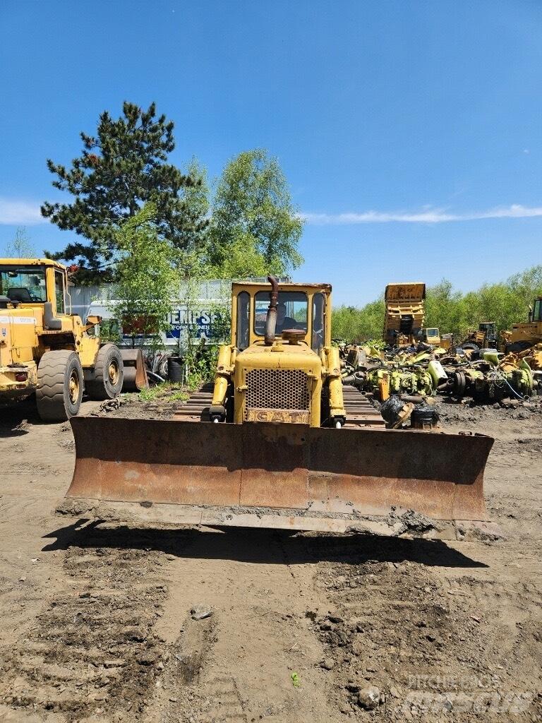 CAT D 6 Buldozer sobre oruga