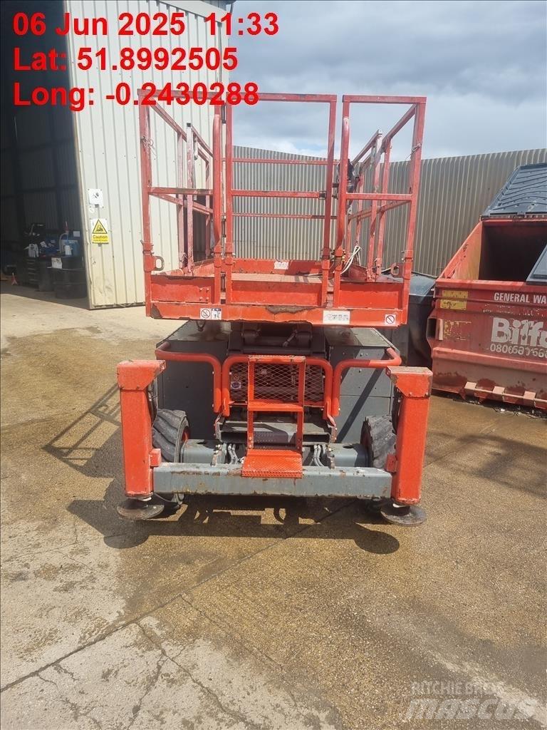 SkyJack SJ 6832 RT Plataformas tijera
