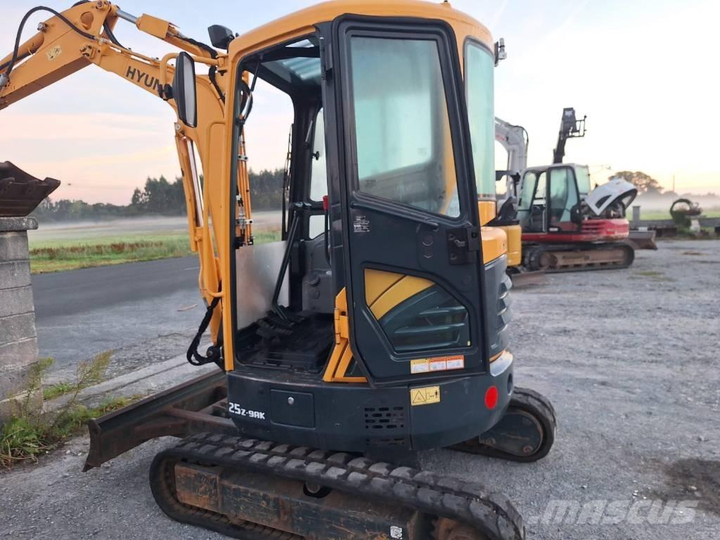 Hyundai 25 Z-9 AK Mini excavadoras < 7t