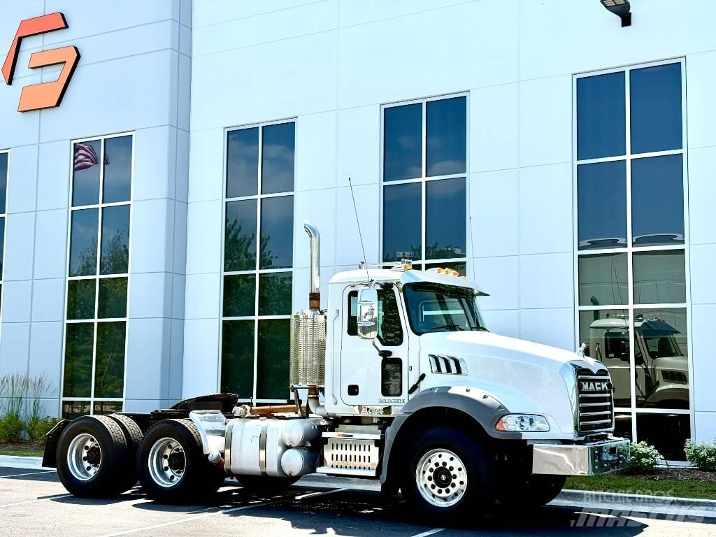 Mack GU 813 Cabezas tractoras