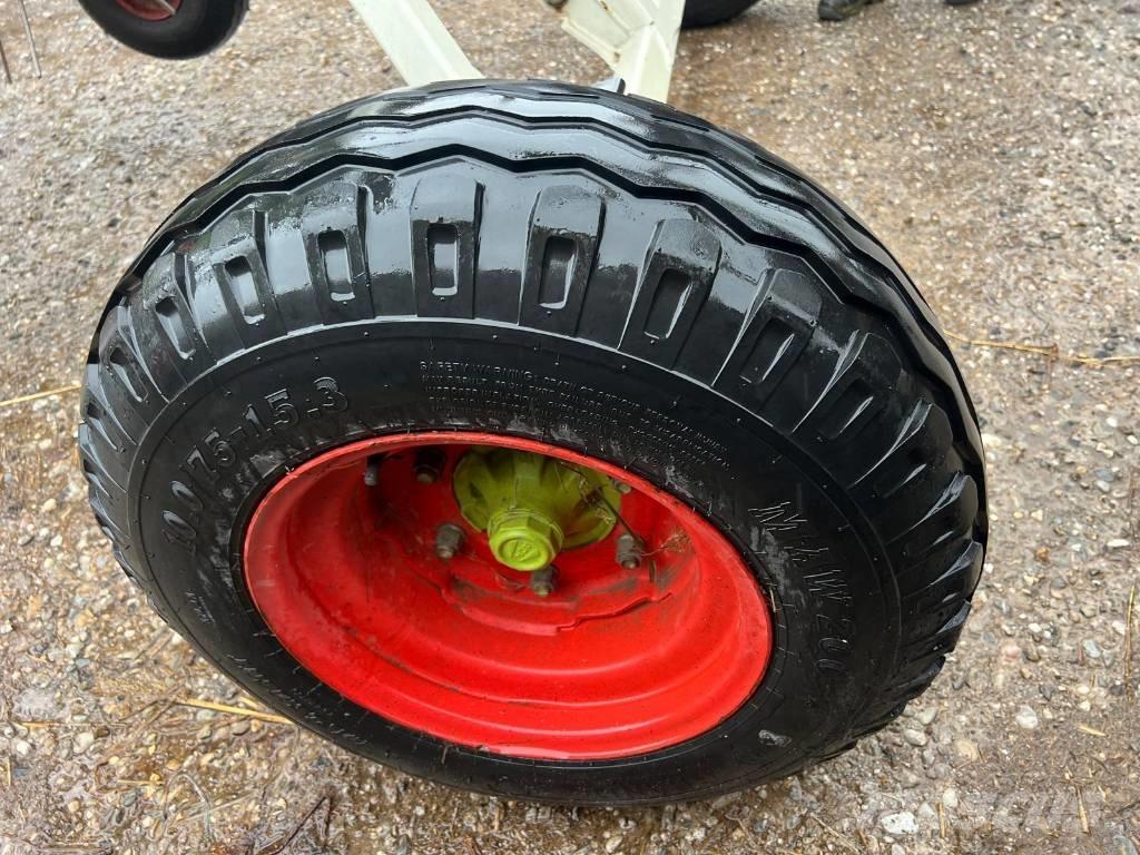 CLAAS Volto 1100 T Rastrillos y henificadores