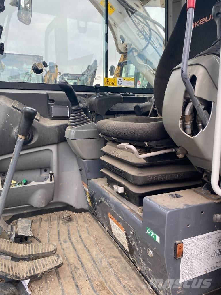 Takeuchi TB 240 Mini excavadoras < 7t