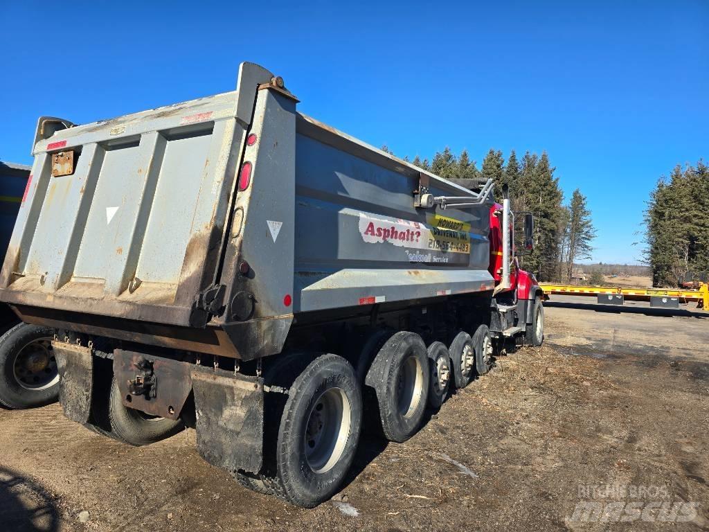 Freightliner SD 114 Camiones bañeras basculantes o volquetes