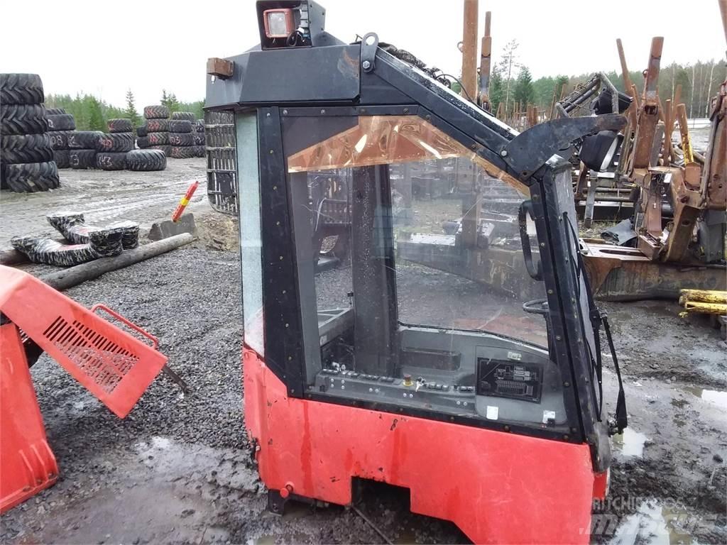 Valmet 911.1 Cabinas e interior