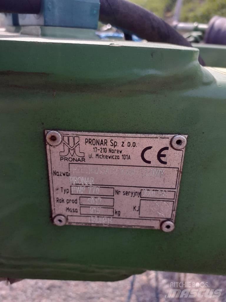 Pronar PWP 770 Rastrillos y henificadores