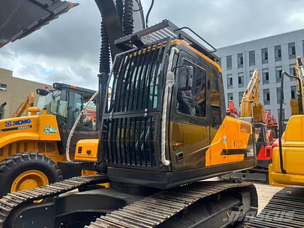 Hyundai HX 220 Excavadoras de cadenas