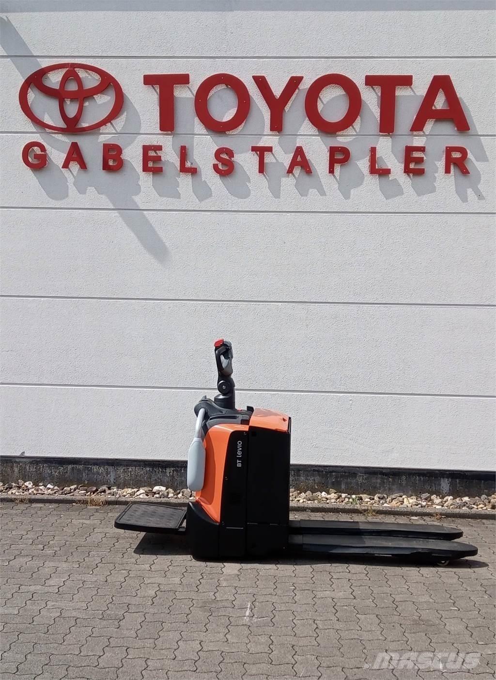 Toyota LPE 220 Apiladores eléctricos