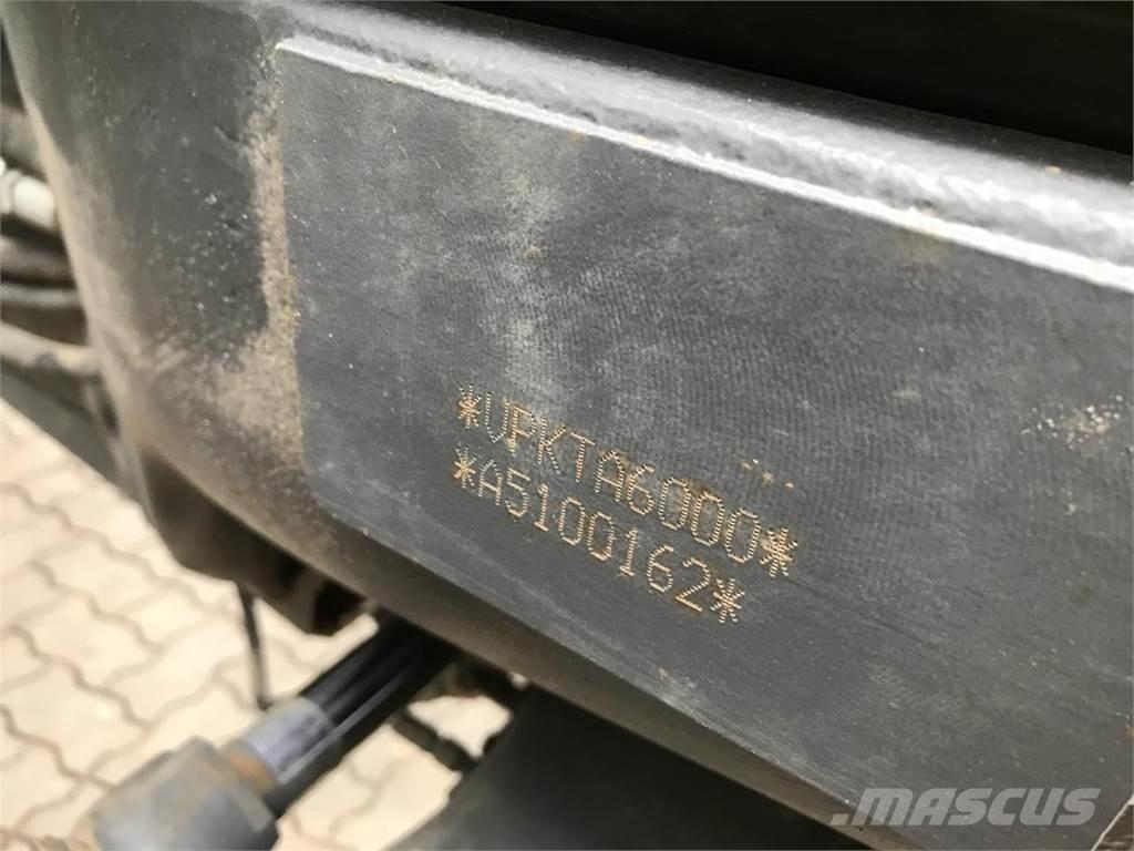 CLAAS Axion 870 Tractores