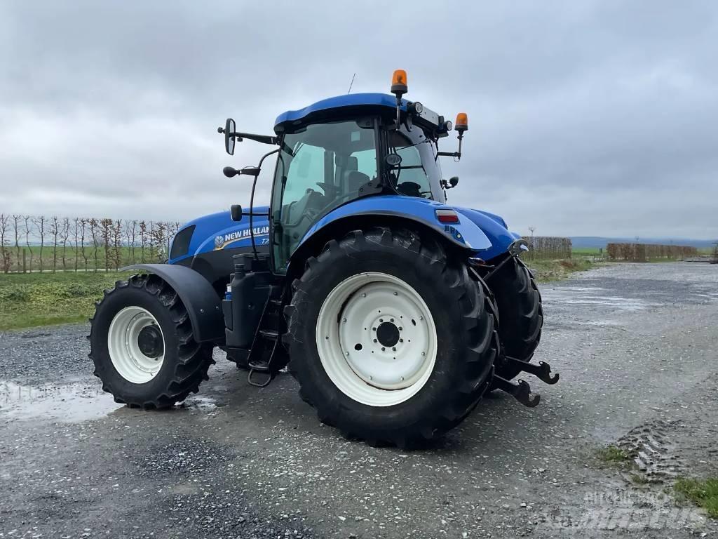New Holland T 7.210 Tractores