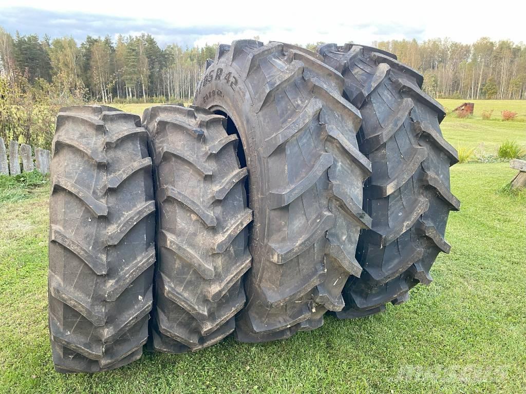 Trelleborg TM 600 Neumáticos, ruedas y llantas
