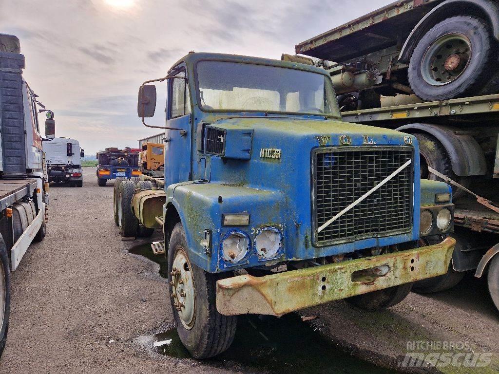 Volvo N1033 6X4 Camiones chasis