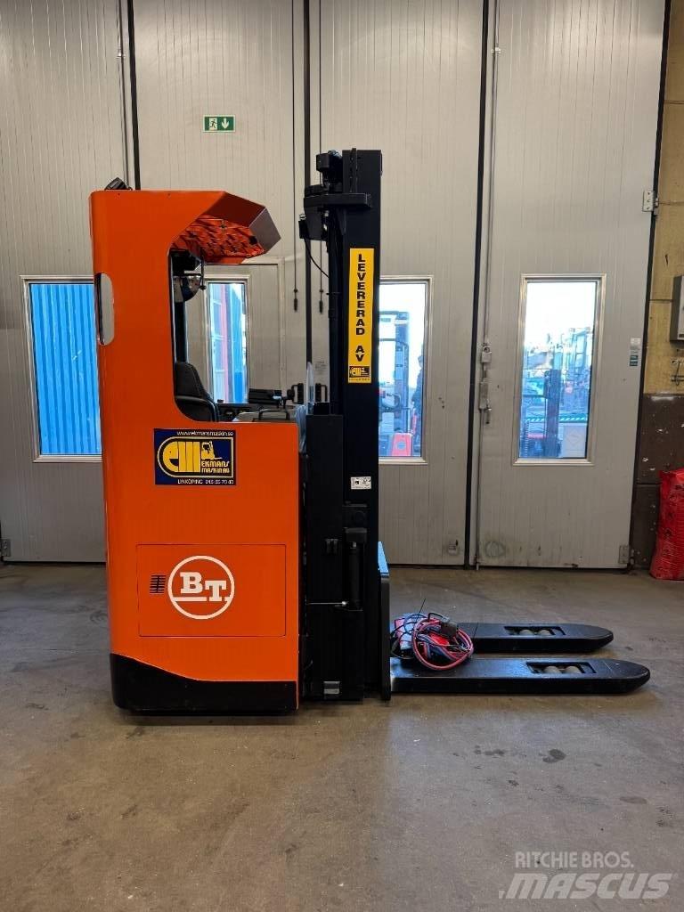 BT SRE 160 L Apiladores eléctricos autopropulsados