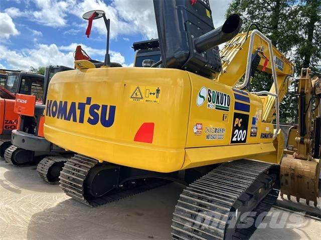 Komatsu PC 200-8 Excavadoras de cadenas