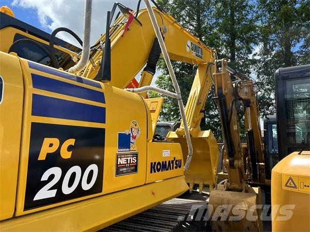 Komatsu PC 200-8 Excavadoras de cadenas