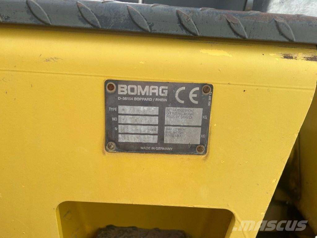 Bomag BW 120 AC-3 Rodillos de doble tambor