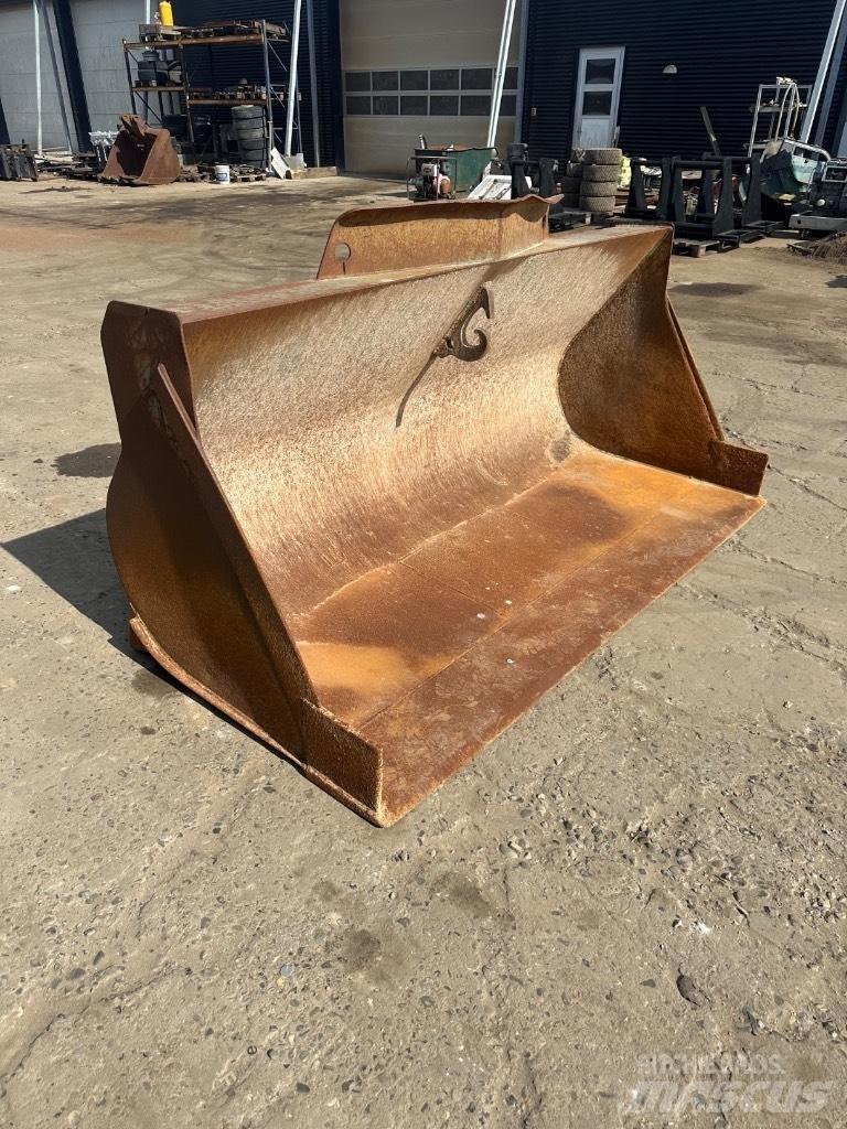 Volvo 2500mm Cucharones
