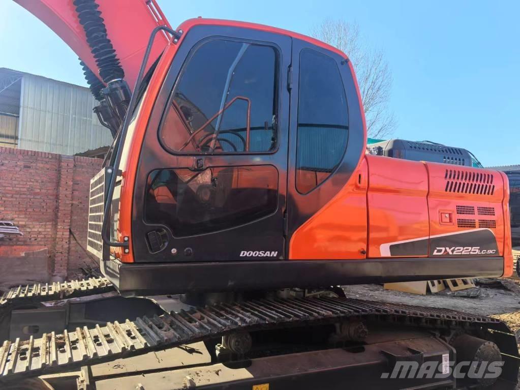 Doosan DX 225 LC Excavadoras de cadenas