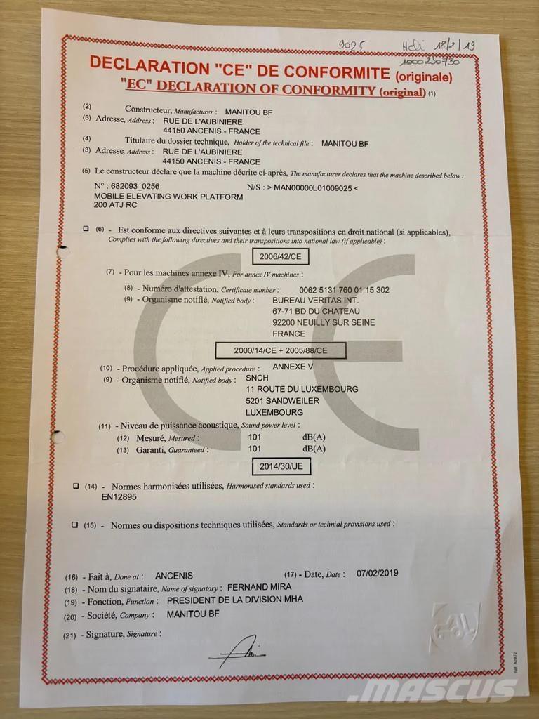 Manitou 200 ATJ Plataforma de trabajo articulada