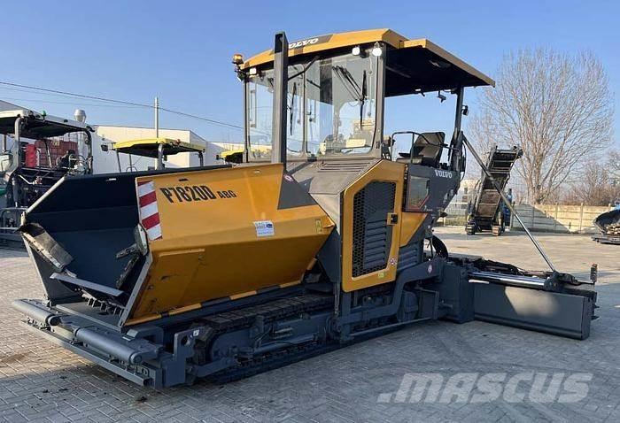 Volvo P 7820D Asfaltadoras