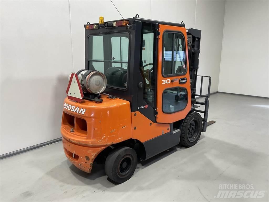 Doosan G30E-5 Carretillas LPG