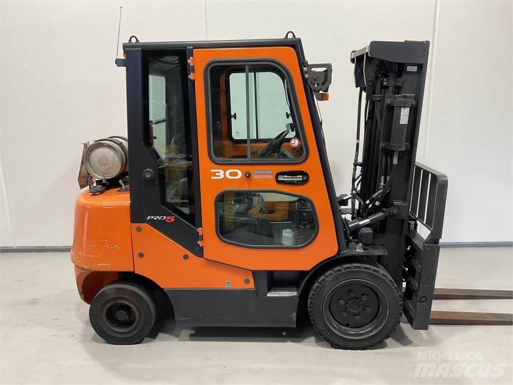 Doosan G30E-5 Carretillas LPG
