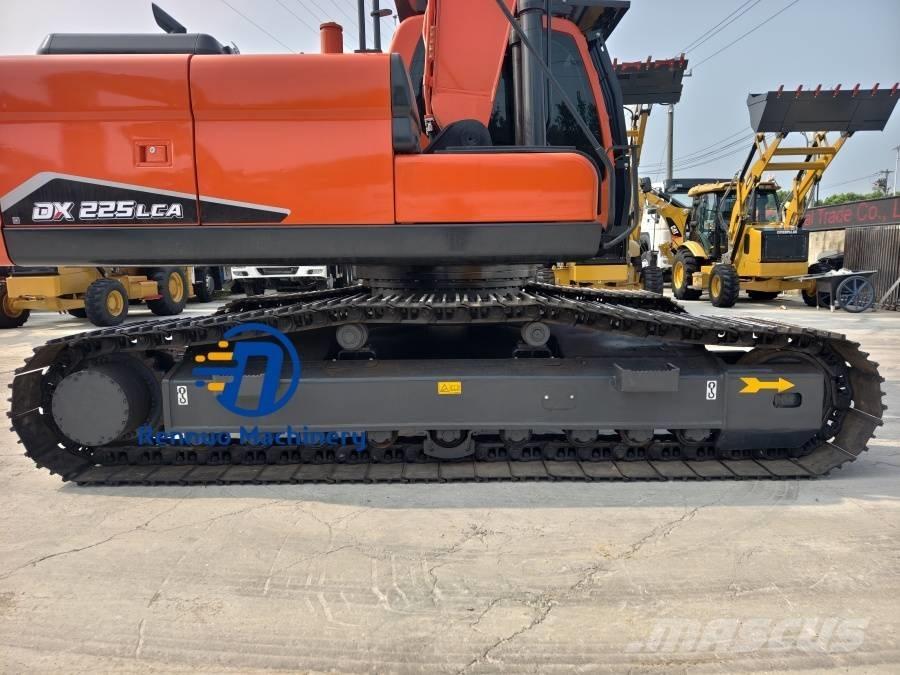 Doosan DX 225 LCA Excavadoras de cadenas