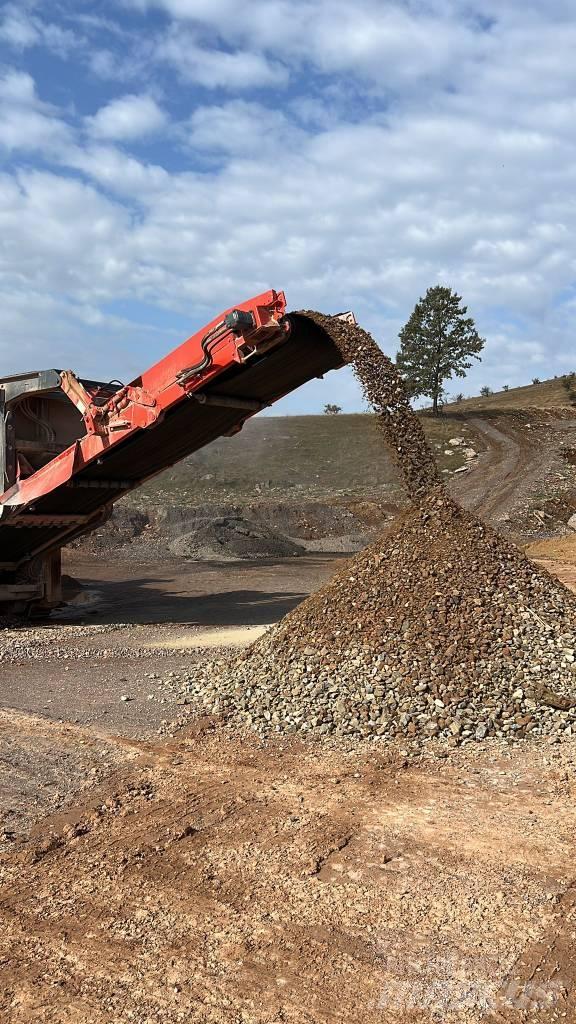 Sandvik QI240 Trituradoras móviles