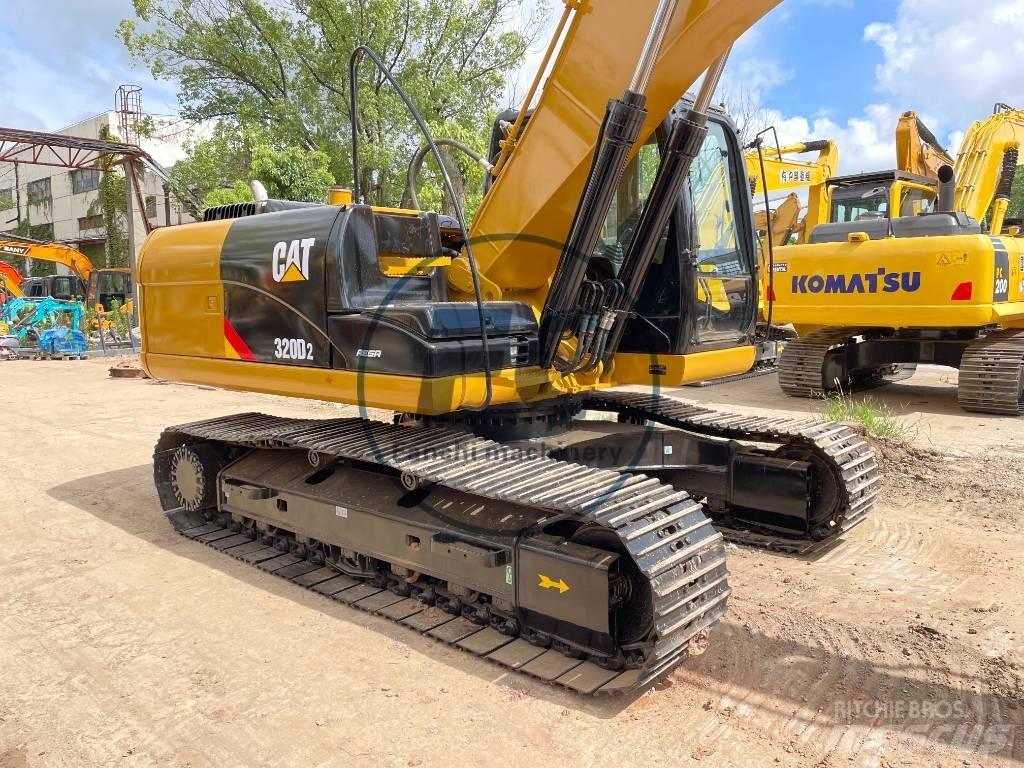 CAT 320 D 2 Excavadoras 7t - 12t