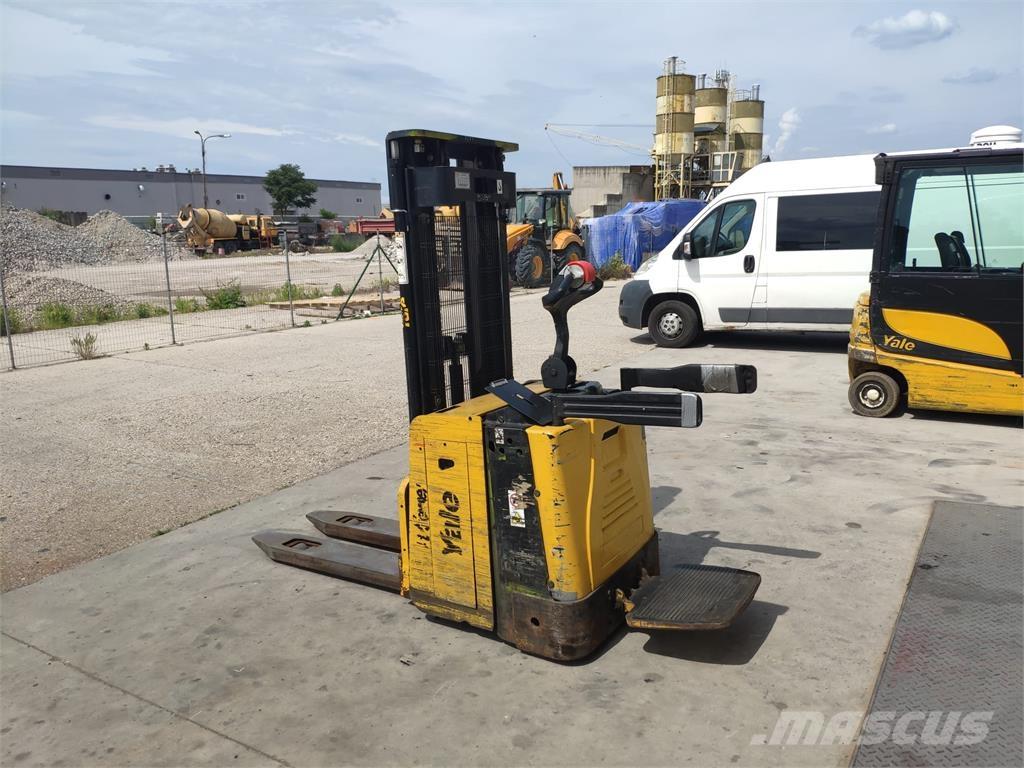 Yale MS15X IL Apiladores eléctricos autopropulsados
