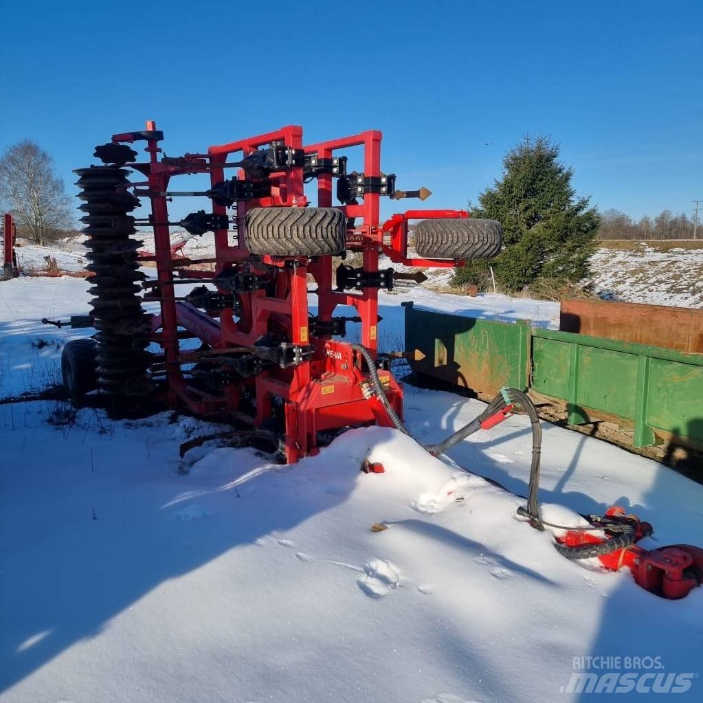 He-Va Triple-Tiller Cultivadores