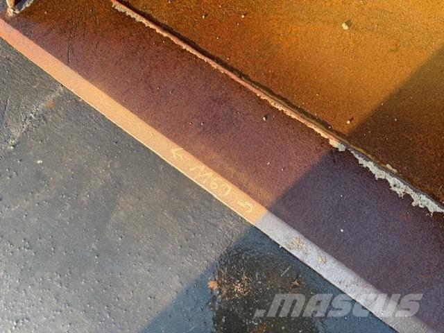 Manitou USED BUCKET Cucharones