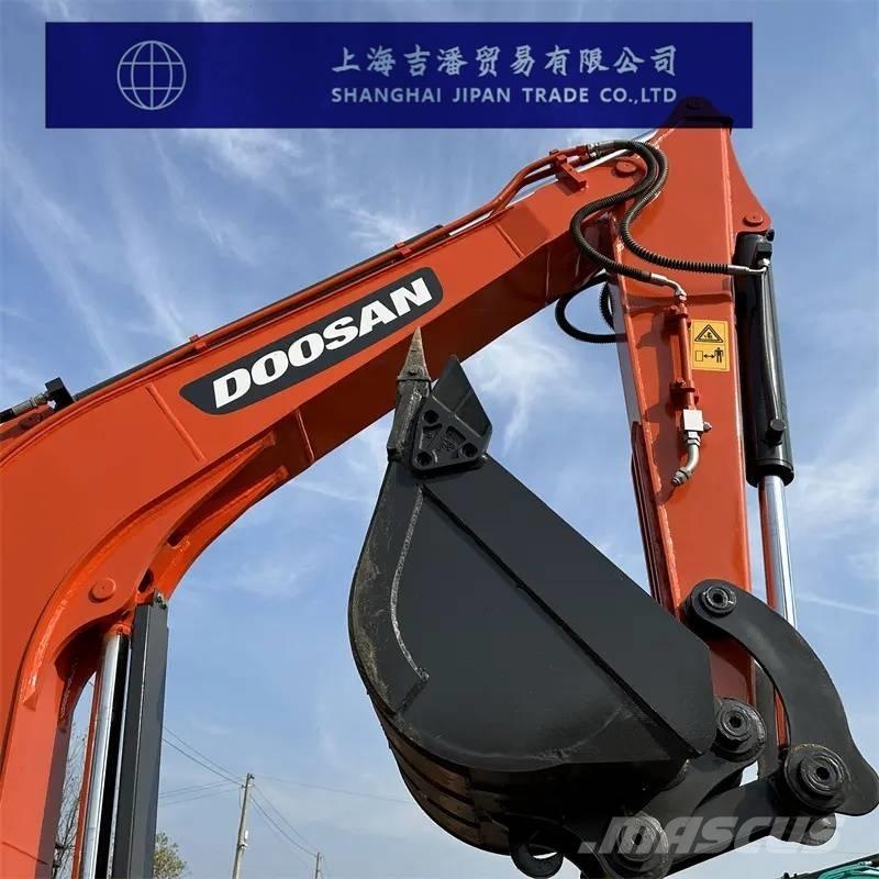 Doosan DX 60 Mini excavadoras < 7t