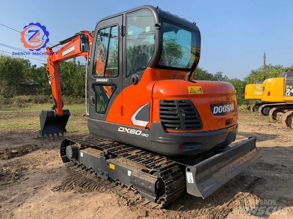 Doosan DX 60 Mini excavadoras < 7t