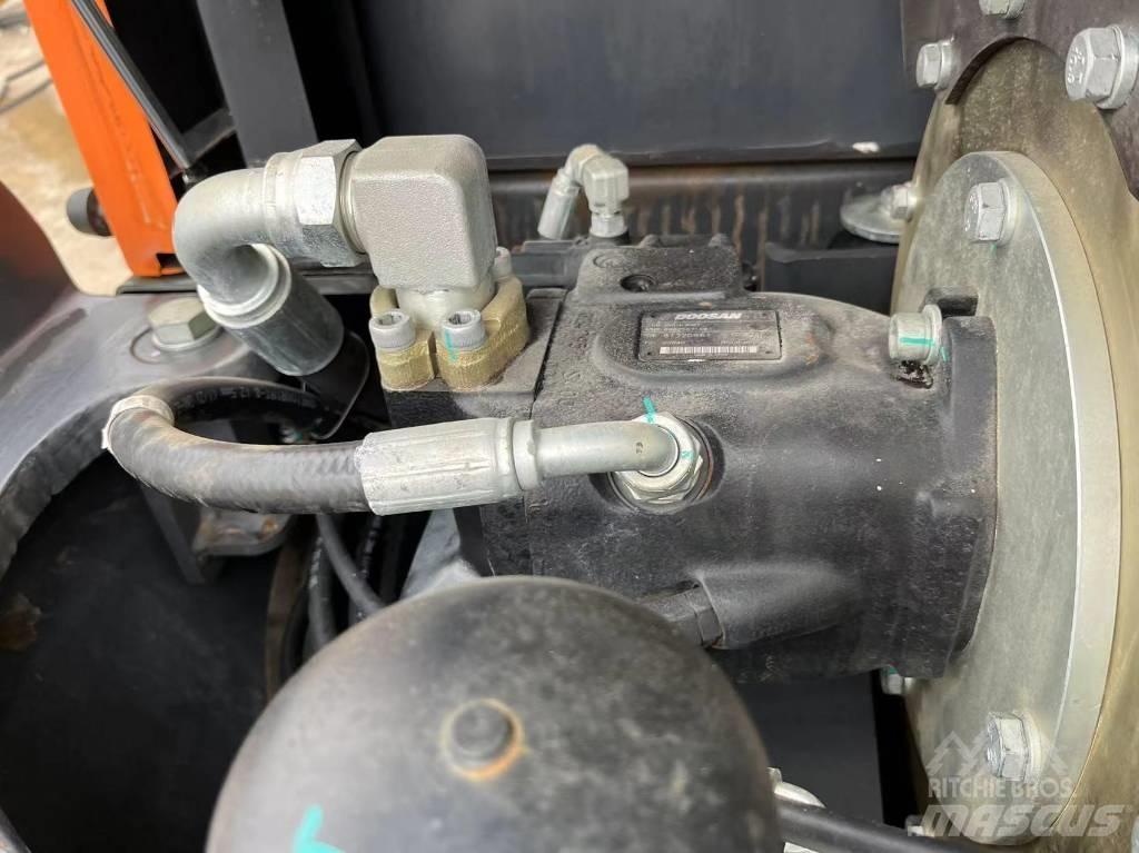 Doosan DX 140 LC Excavadoras de cadenas