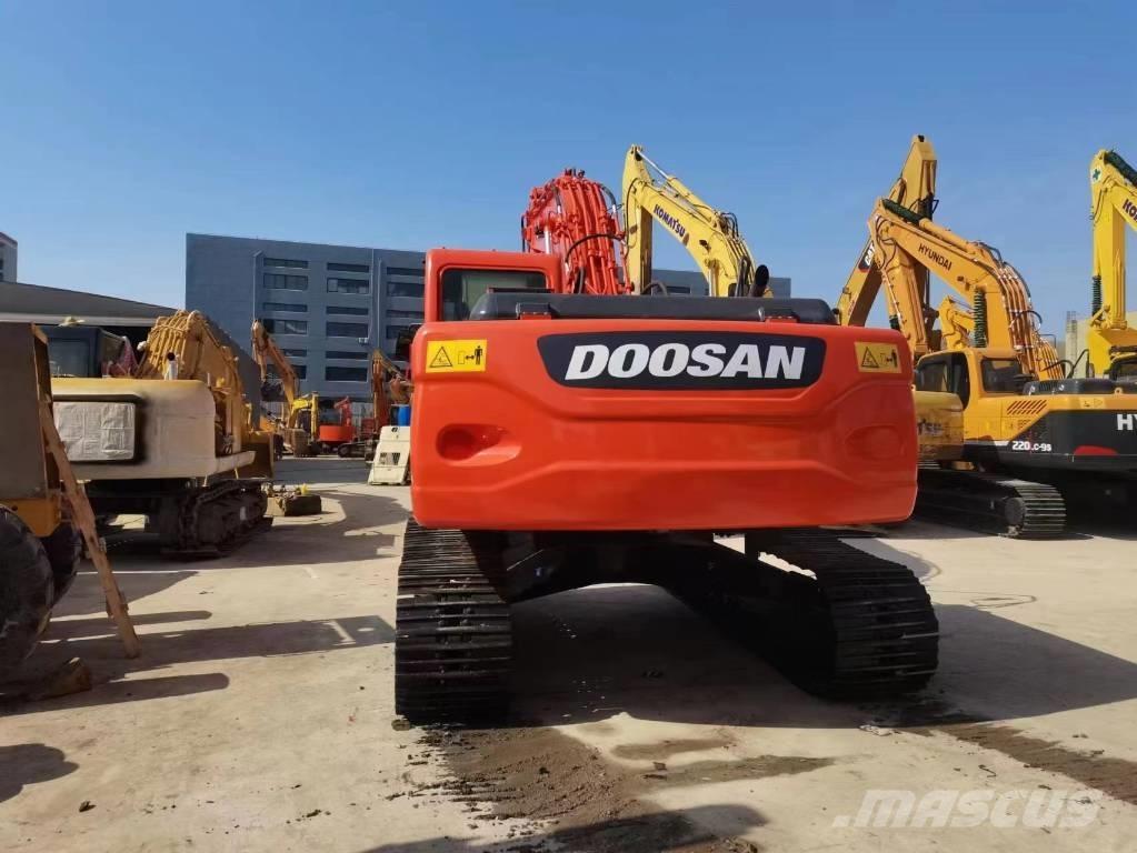 Doosan DX 225 Excavadoras de cadenas