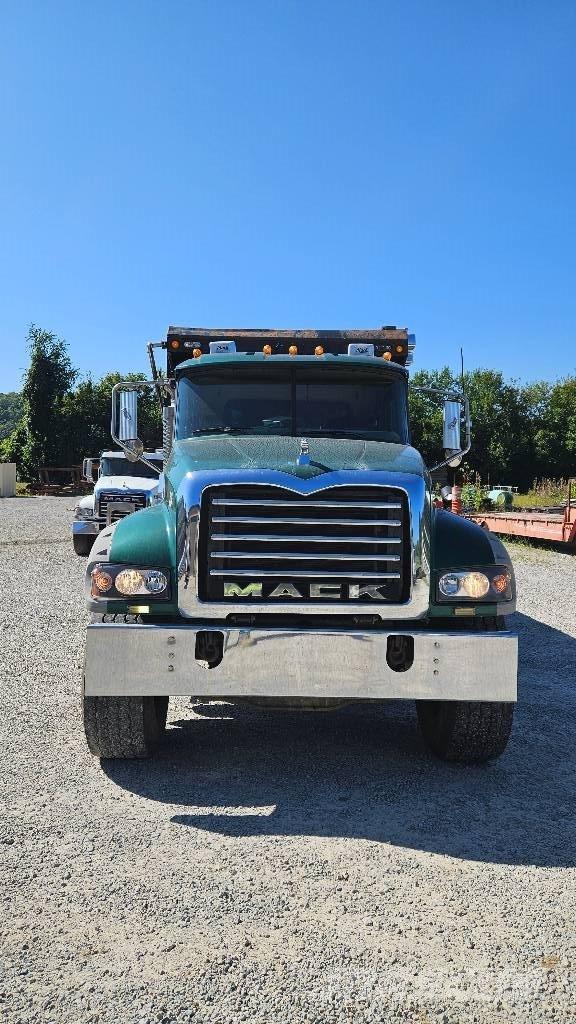 Mack CTP613 Camiones bañeras basculantes o volquetes