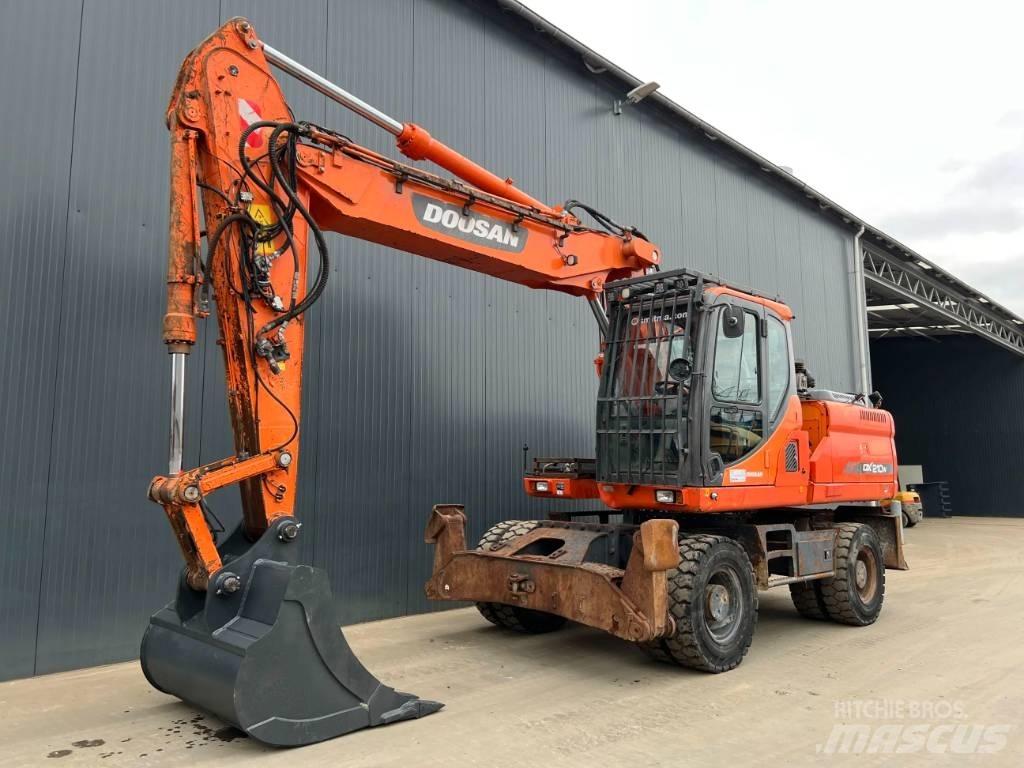 Doosan DX210W Excavadoras de ruedas