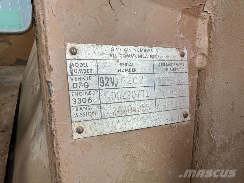 CAT D7G Buldozer sobre oruga