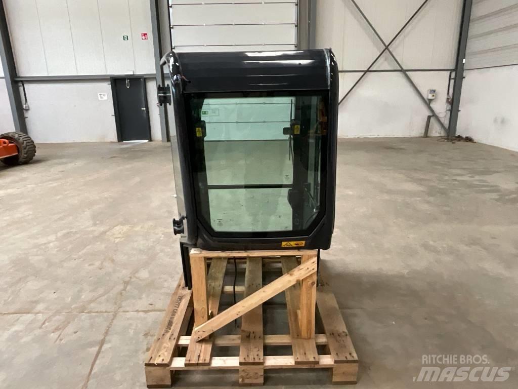 Kubota U 27-4 Cabinas e interior