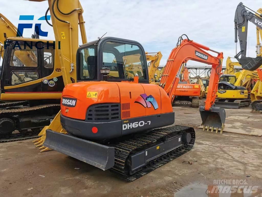 Doosan DH 60 Mini excavadoras < 7t