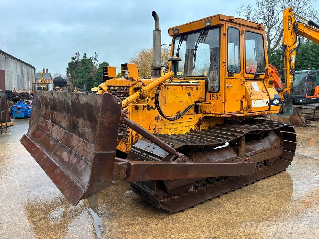 Komatsu D 41 P-3 Buldozer sobre oruga
